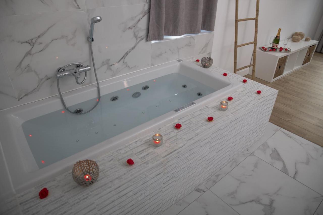 Triplex 110 M2 Centre Historique Avec Jacuzzi Dinan Daire Dış mekan fotoğraf