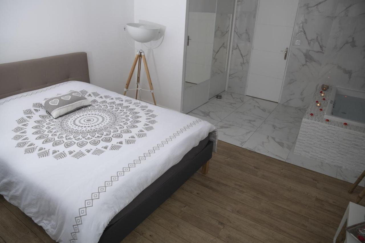 Triplex 110 M2 Centre Historique Avec Jacuzzi Dinan Daire Dış mekan fotoğraf